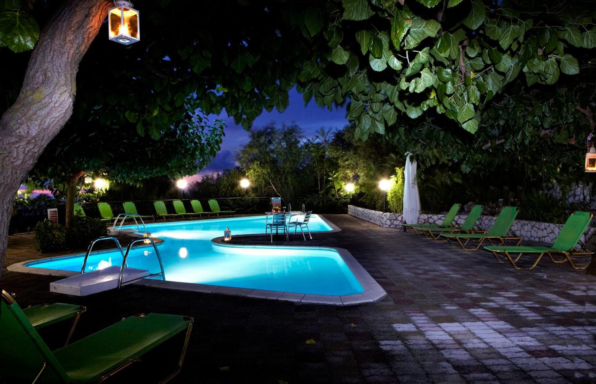 Dafnoudi Hotel Apartments Antipata  Экстерьер фото